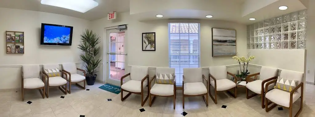 DR Dental Associates, PA - Professional dental clinic exterior with modern facilities