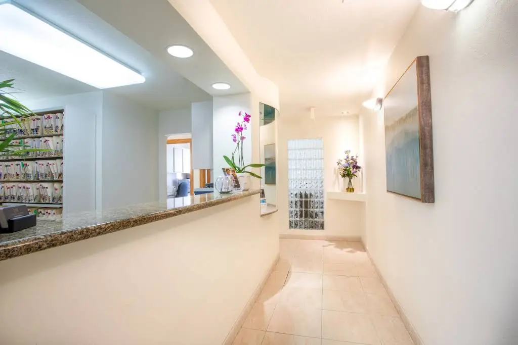 DR Dental Associates, PA