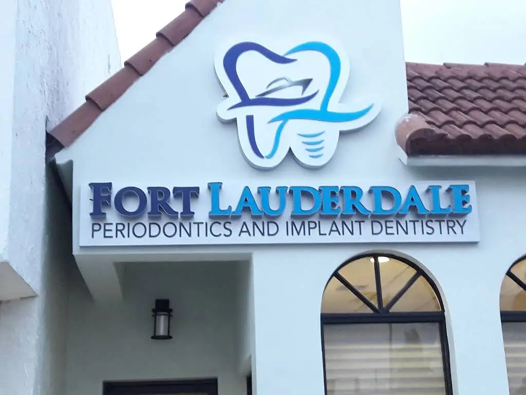 Fort Lauderdale Periodontist and Implant Dentistry - Professional dental clinic exterior with modern facilities