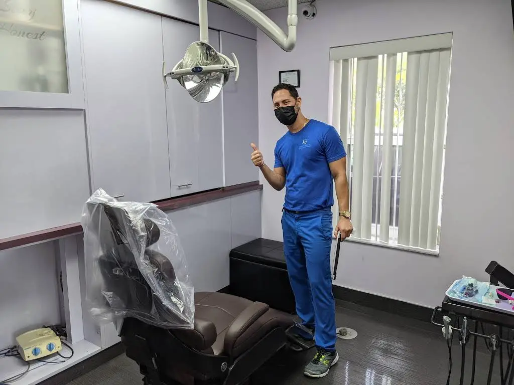 Sunny Dental of Wilton Manors