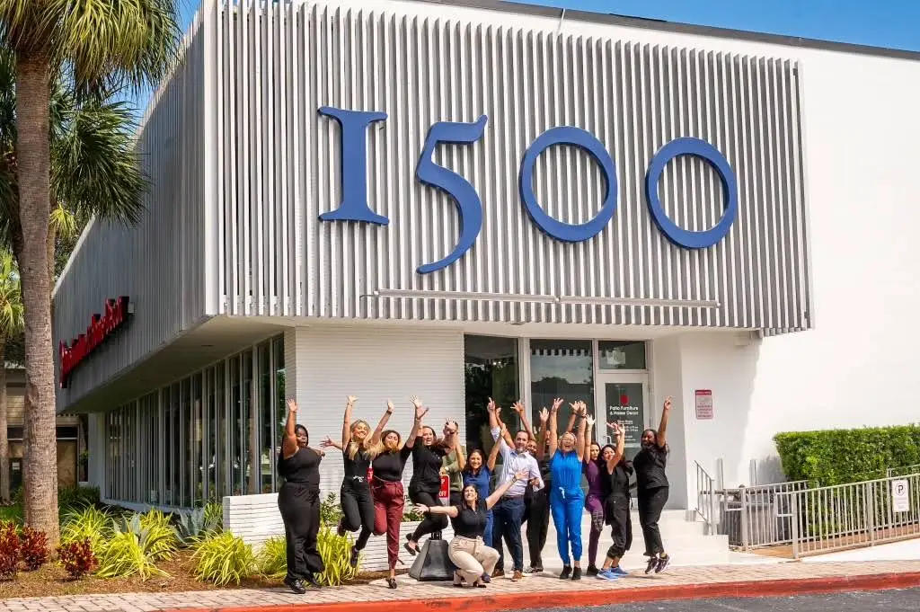 1500 Dental - Professional dental clinic exterior with modern facilities