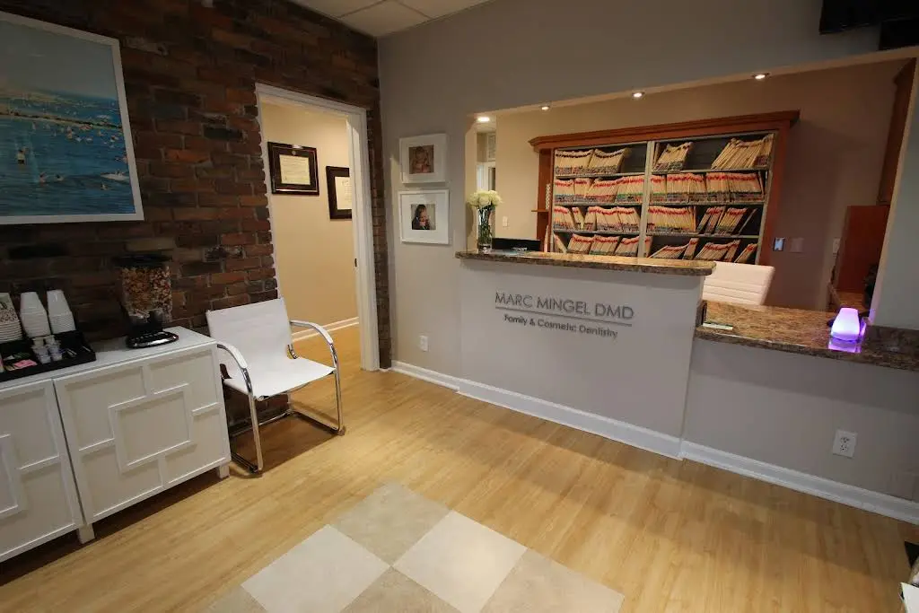 Mingel Dental - Professional dental clinic exterior with modern facilities