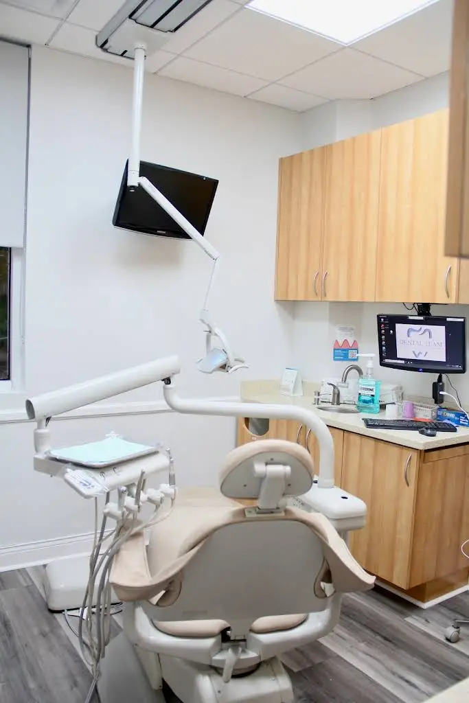 Dental Team of Plantation - Professional dental clinic exterior with modern facilities