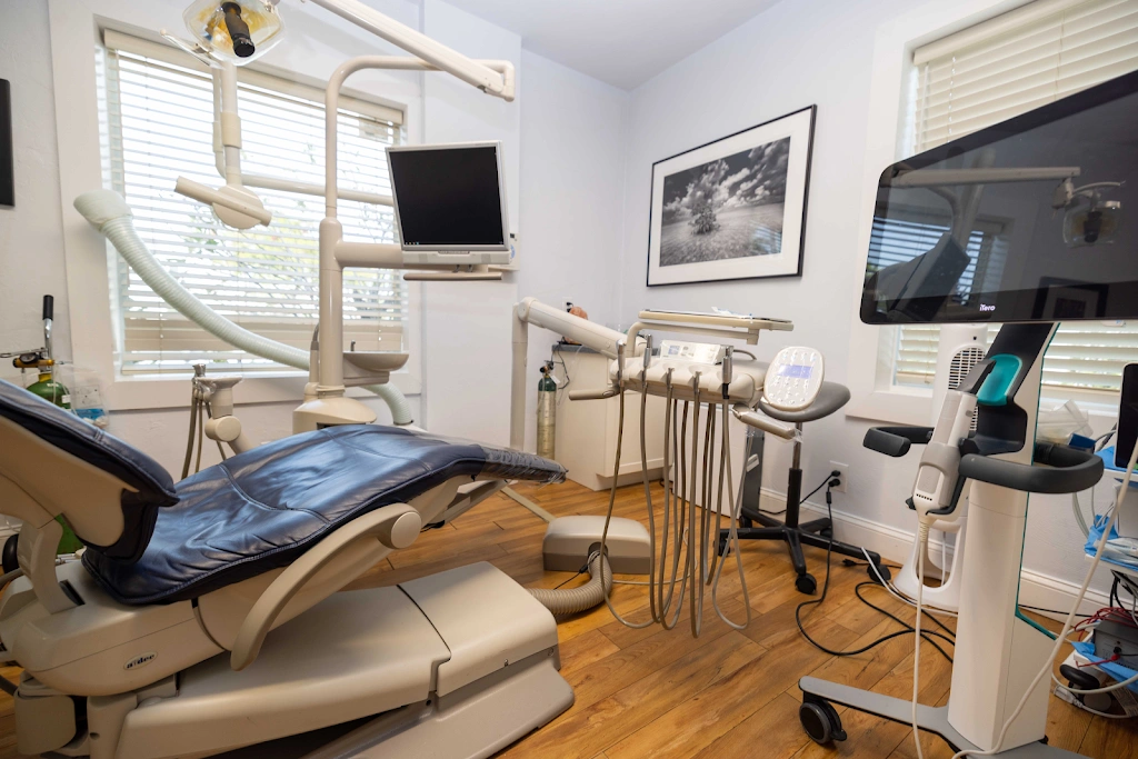 GreenEwe Dental - Professional dental clinic exterior with modern facilities