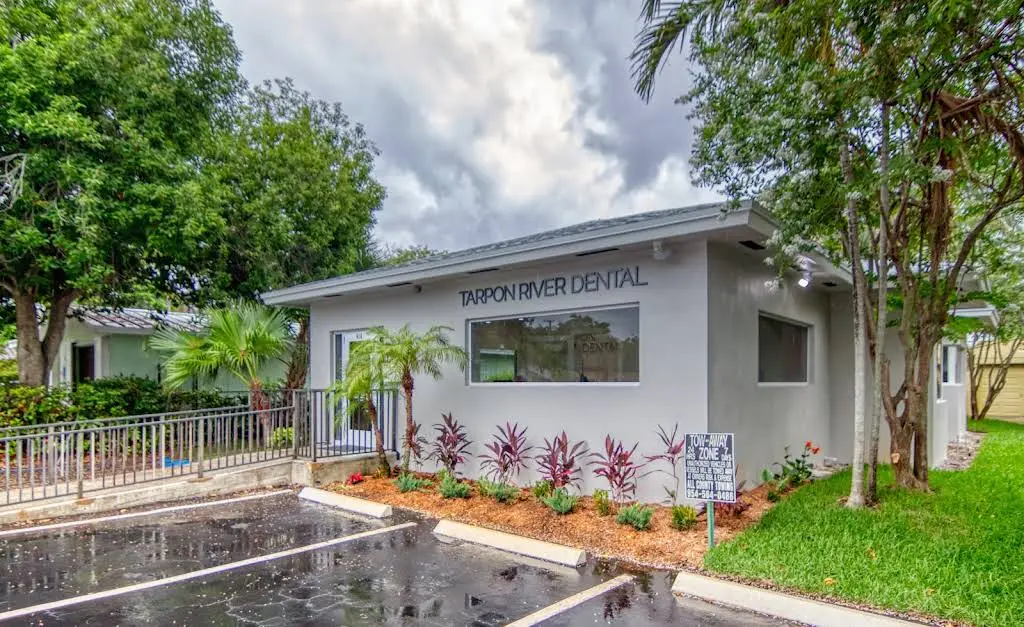 Tarpon River Dental - Professional dental clinic exterior with modern facilities