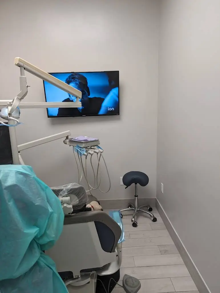 Sawgrass Mills Mall Dental, P.A. - Professional dental clinic exterior with modern facilities