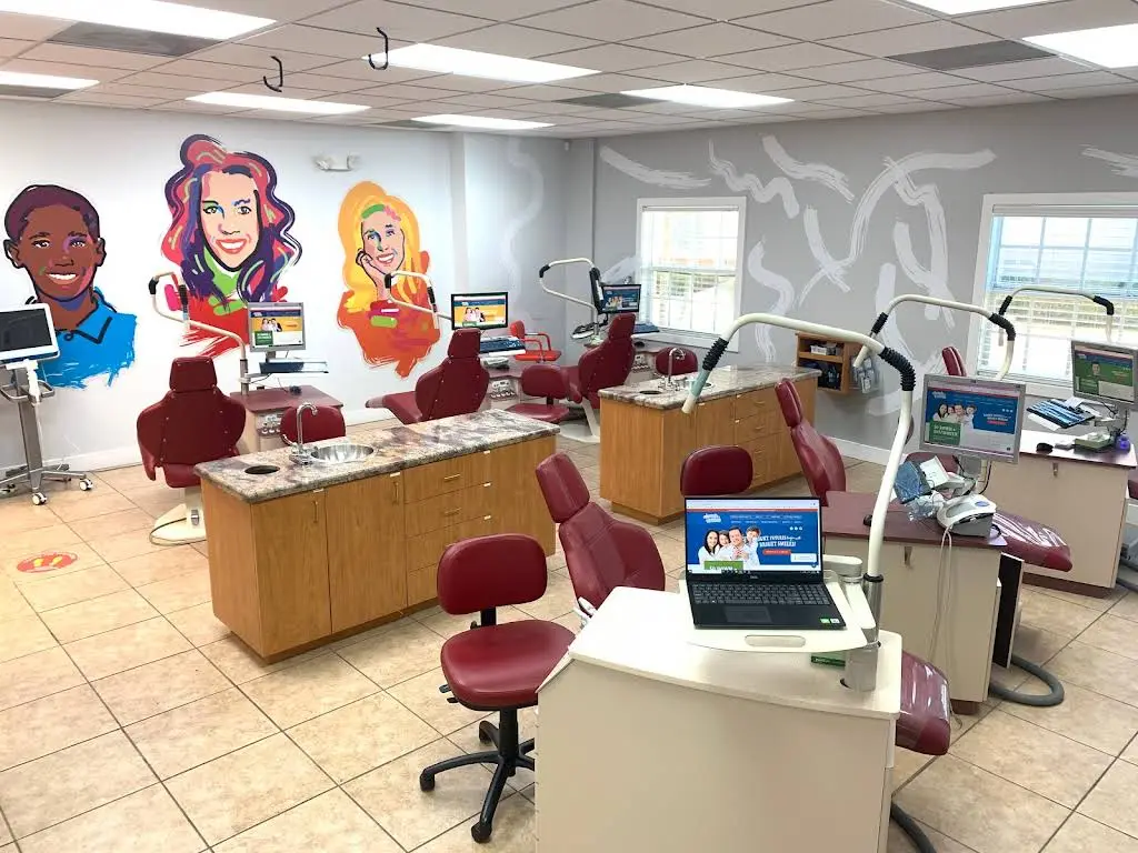 Jacaranda Smiles Children's Dentistry & Orthodontics - Professional dental clinic exterior with modern facilities
