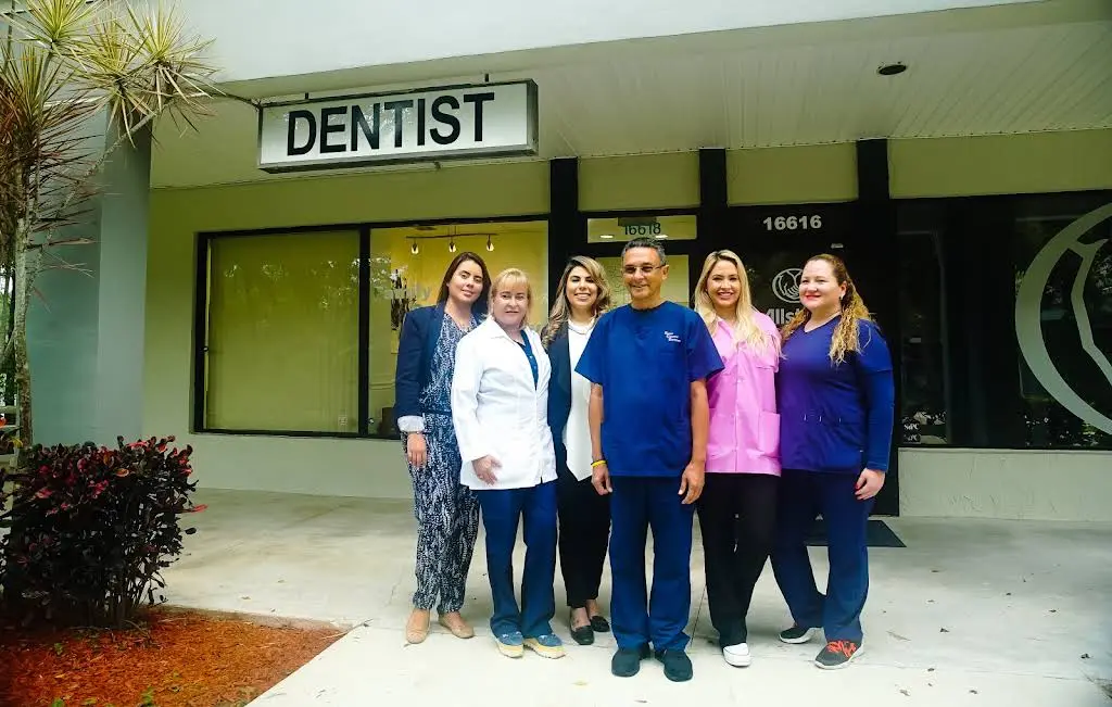 Family Cosmetic Dentistry - Weston Dentist - Professional dental clinic exterior with modern facilities