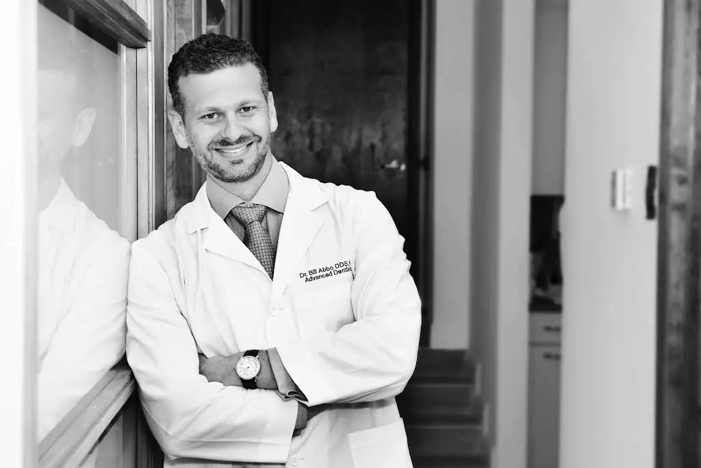 Davie Advanced Dentistry - Professional dental clinic exterior with modern facilities