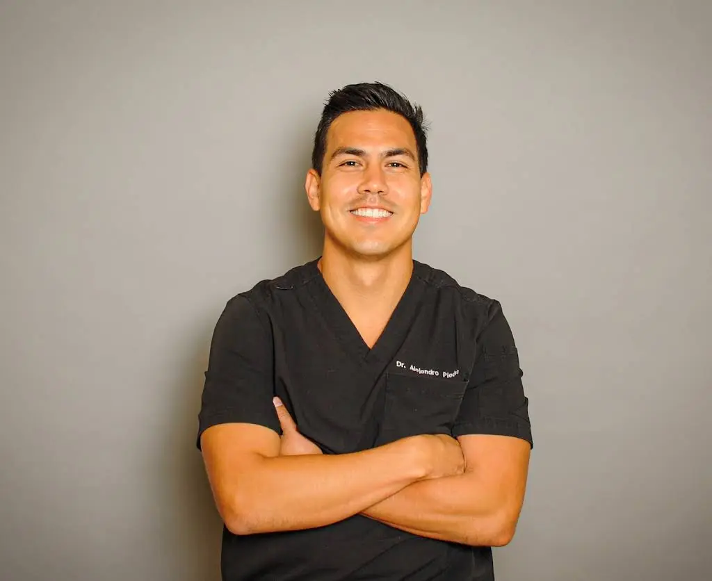 Piedra Dental Group - Professional dental clinic exterior with modern facilities