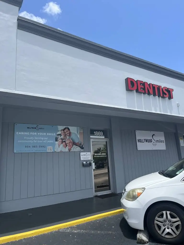 Hollywood Smiles Family Dentistry
