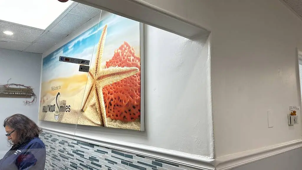 Hollywood Smiles Family Dentistry