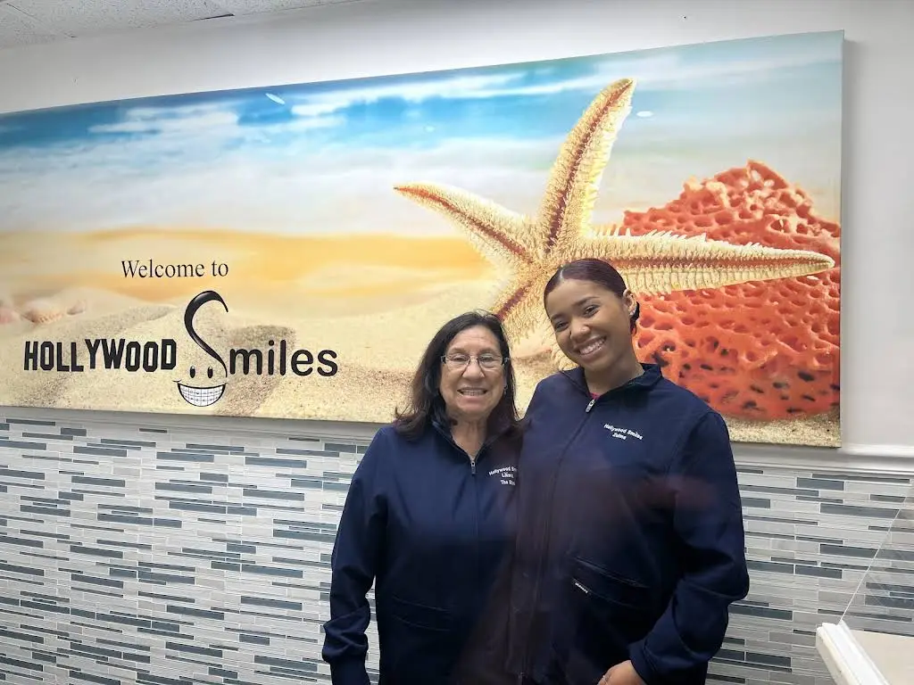Hollywood Smiles Family Dentistry