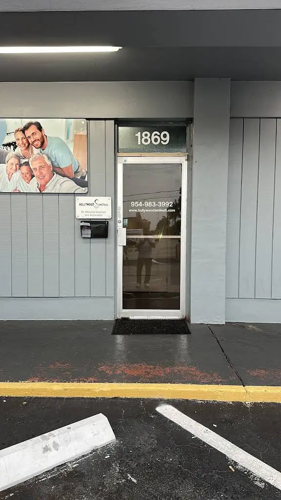 Hollywood Smiles Family Dentistry