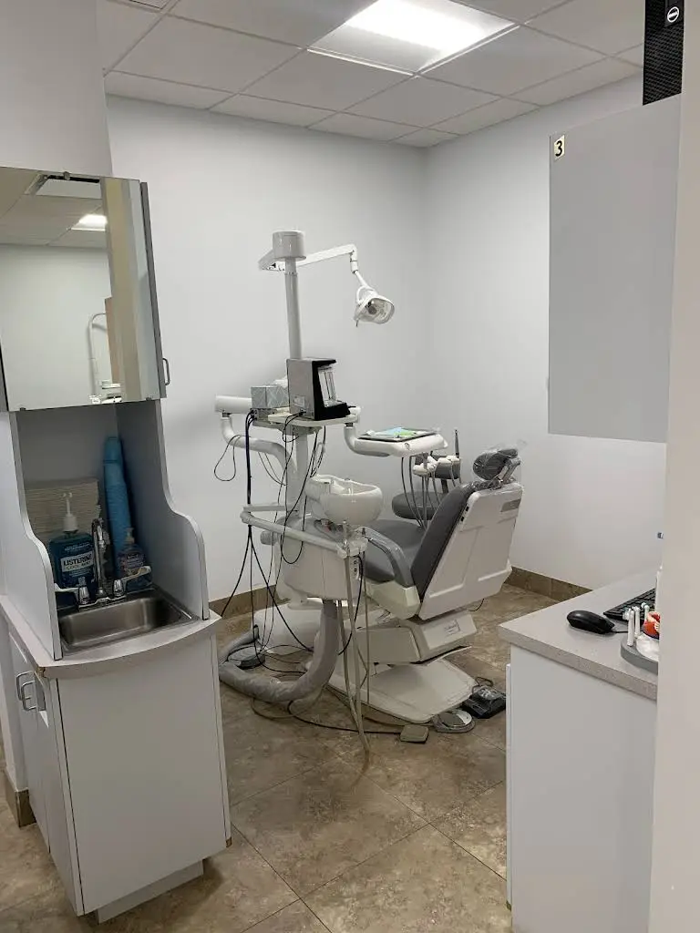 Salgra Dental Group - Professional dental clinic exterior with modern facilities