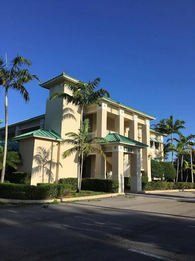 Regency Square Dental Davie