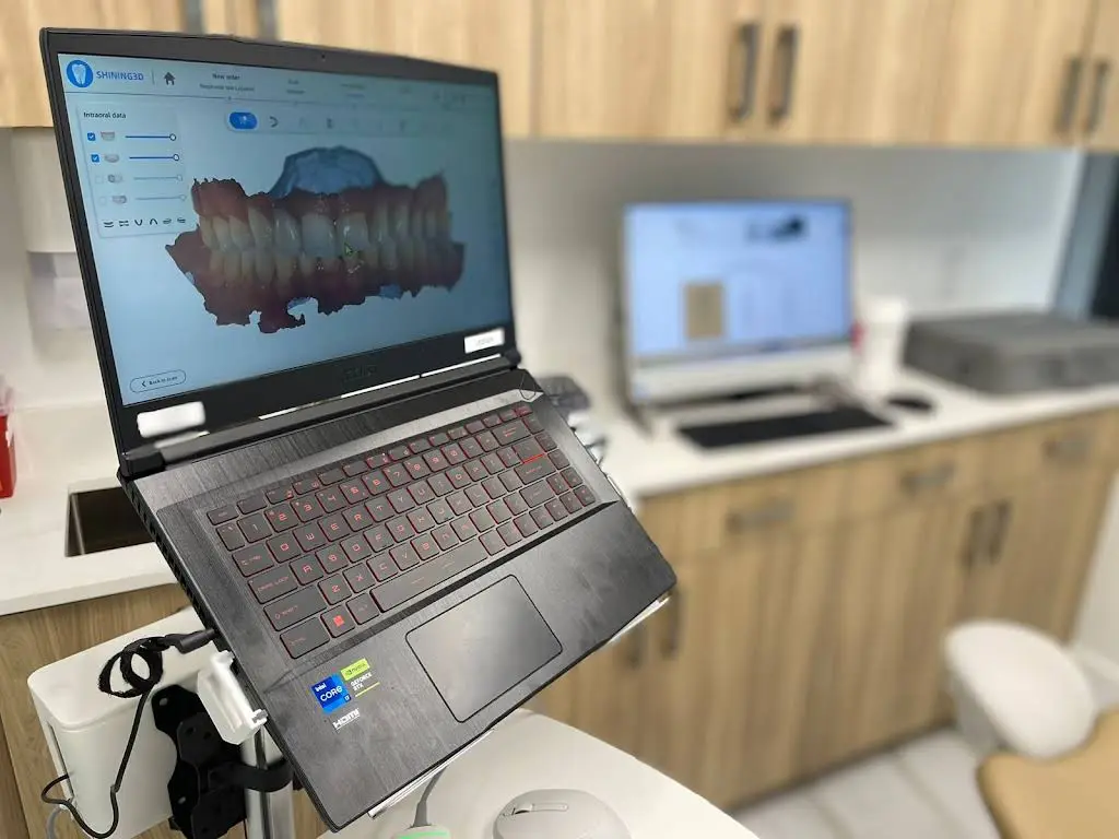 Upper Dental Hollywood