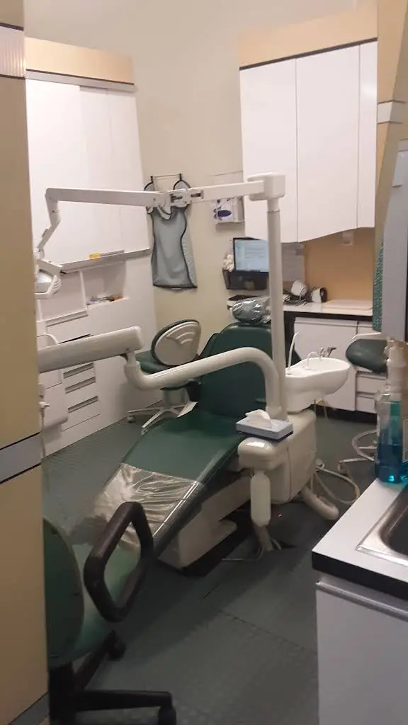 The Dental Care Group - Pembroke Pines - Professional dental clinic exterior with modern facilities