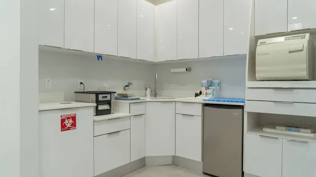 Renova Dental and Implant Center
