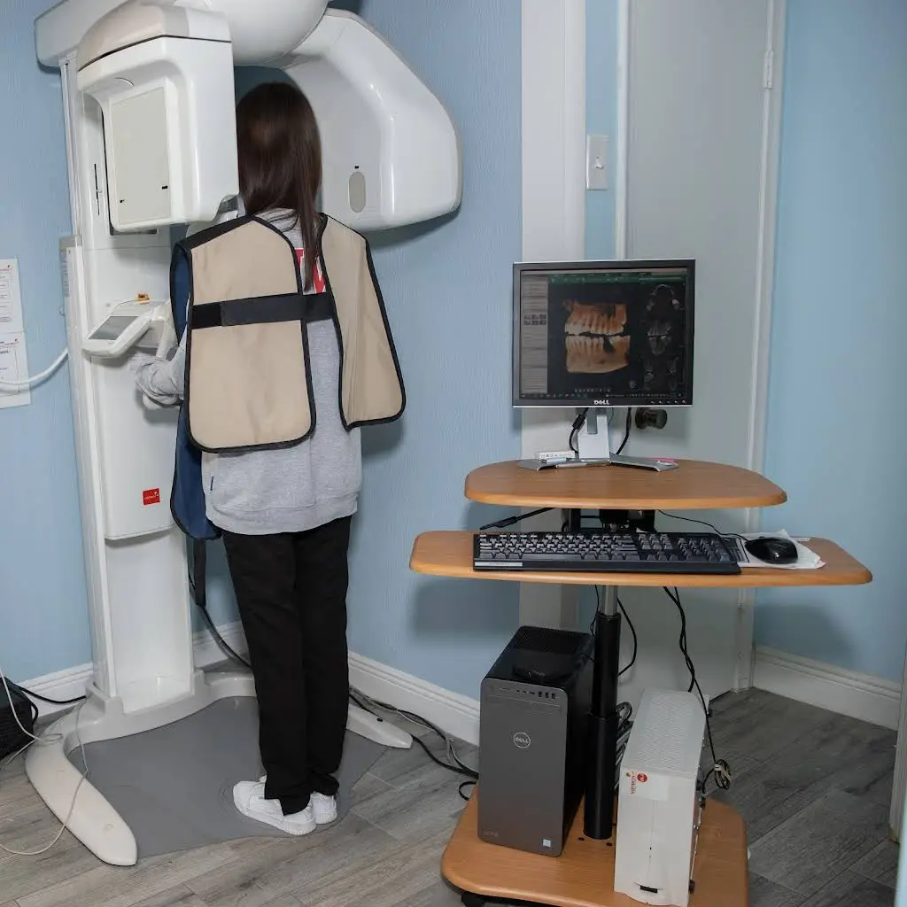 Tamara Rojas DMD PA - Professional dental clinic exterior with modern facilities