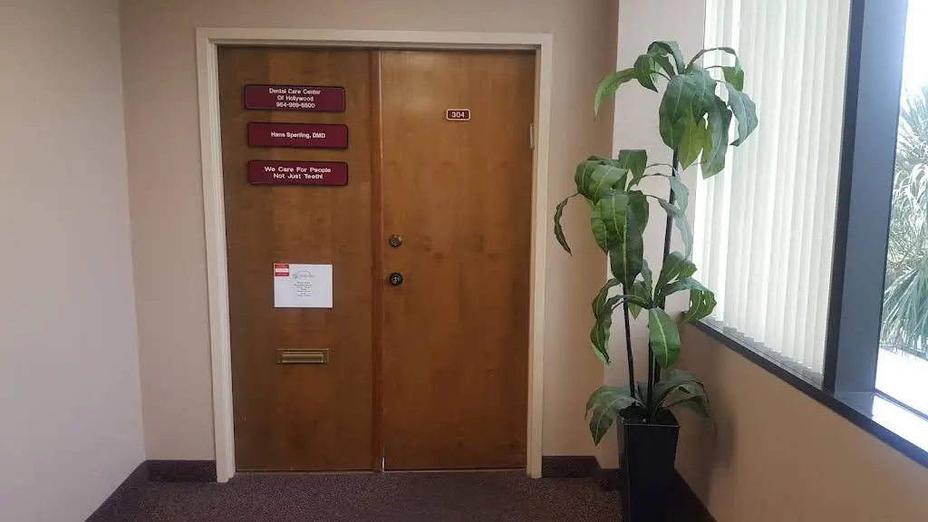 Dental Care Center of Hollywood