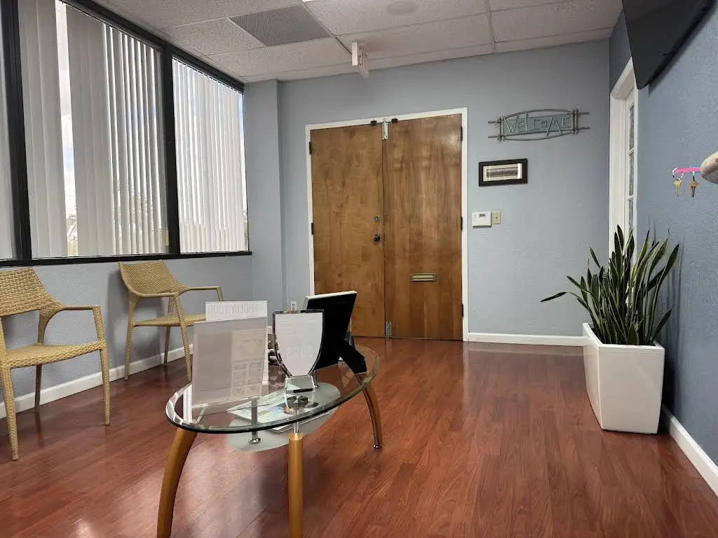 Dental Care Center of Hollywood
