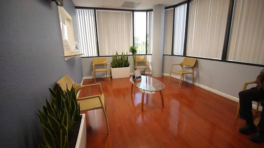 Dental Care Center of Hollywood