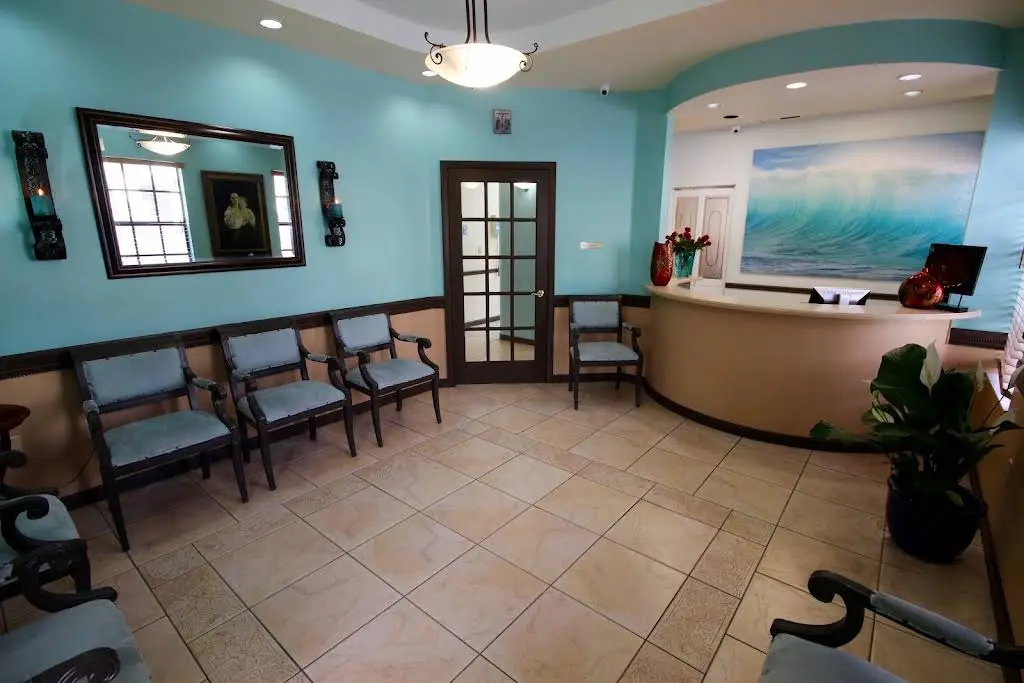 RM Dental of Pembroke Pines - Professional dental clinic exterior with modern facilities
