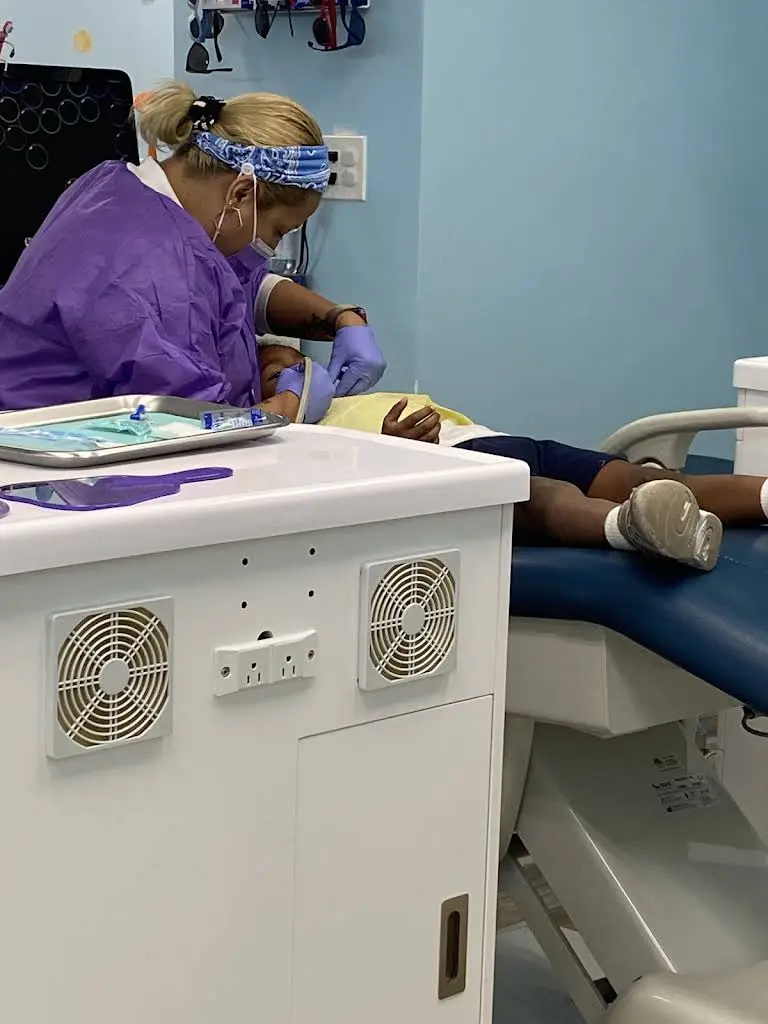 Sunshine Pediatric Dentistry - Professional dental clinic exterior with modern facilities