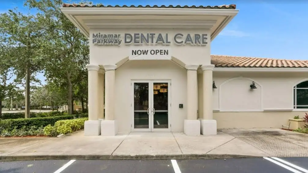 Miramar Parkway Dental Care - Professional dental clinic exterior with modern facilities