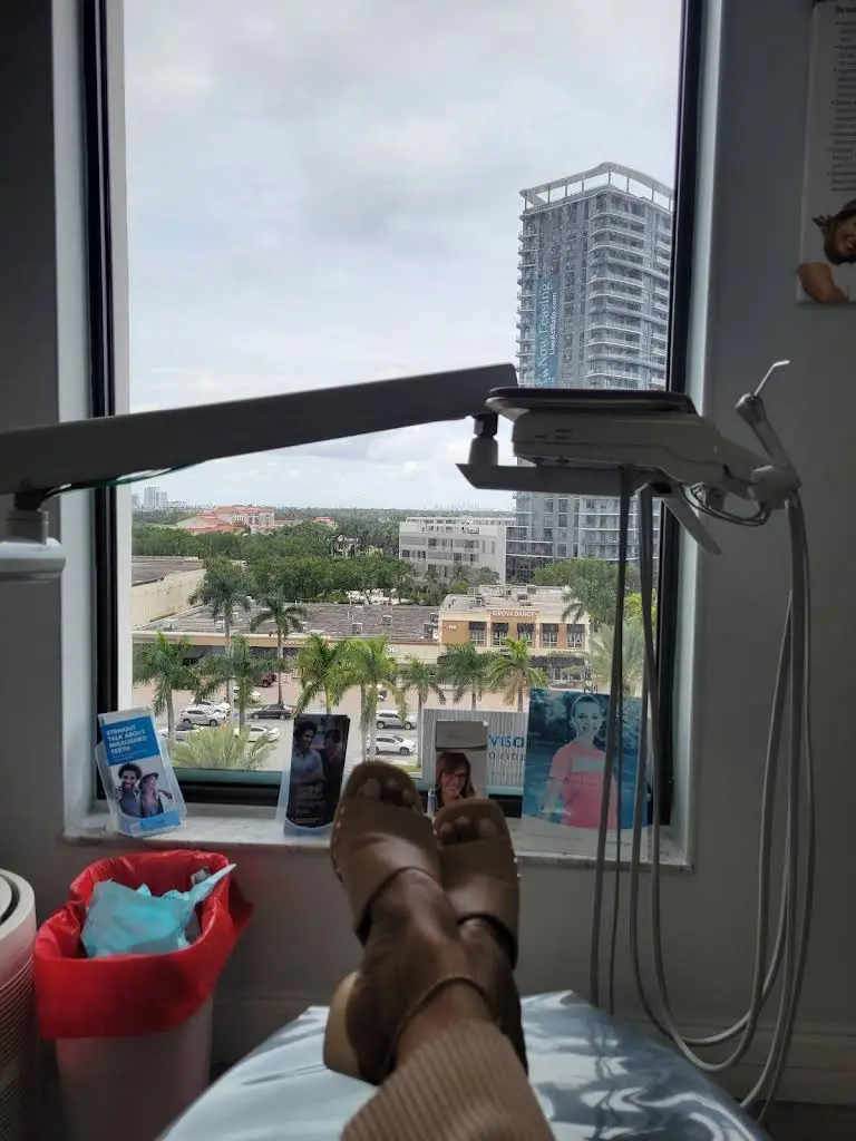 Center for Dental Implants of Hallandale Beach