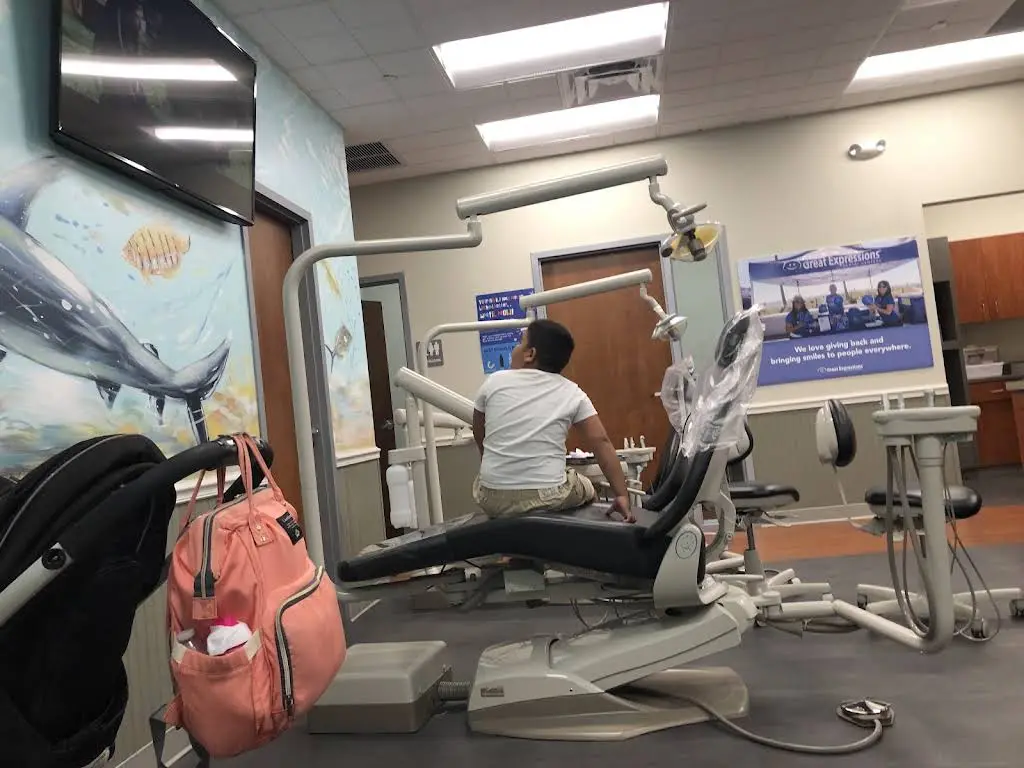 Great Expressions Dental Centers - Professional dental clinic exterior with modern facilities