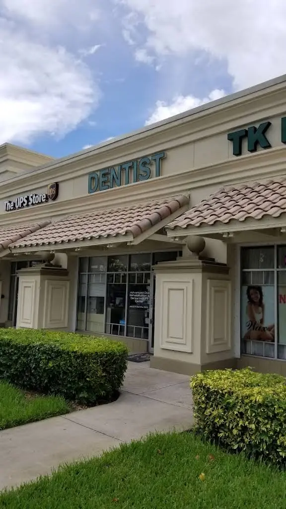 Monarch Lakes Dental Group - Professional dental clinic exterior with modern facilities