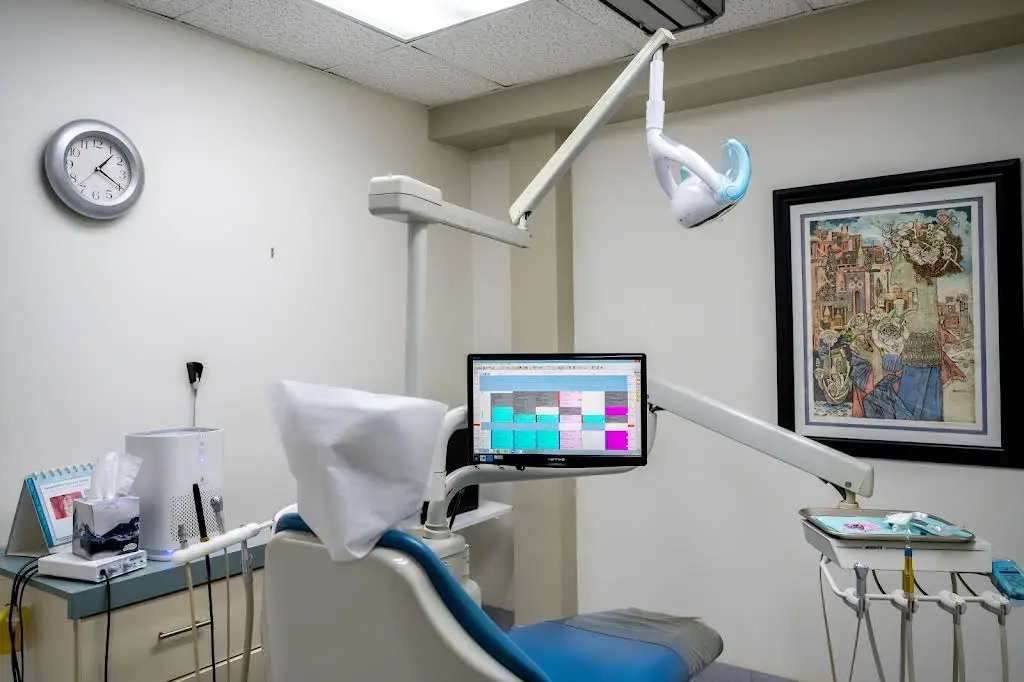 Smile Expert Design Center by Dr. Jean-Jacques Edderai