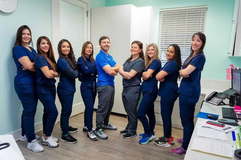 Aventura Endodontic Care - Professional dental clinic exterior with modern facilities