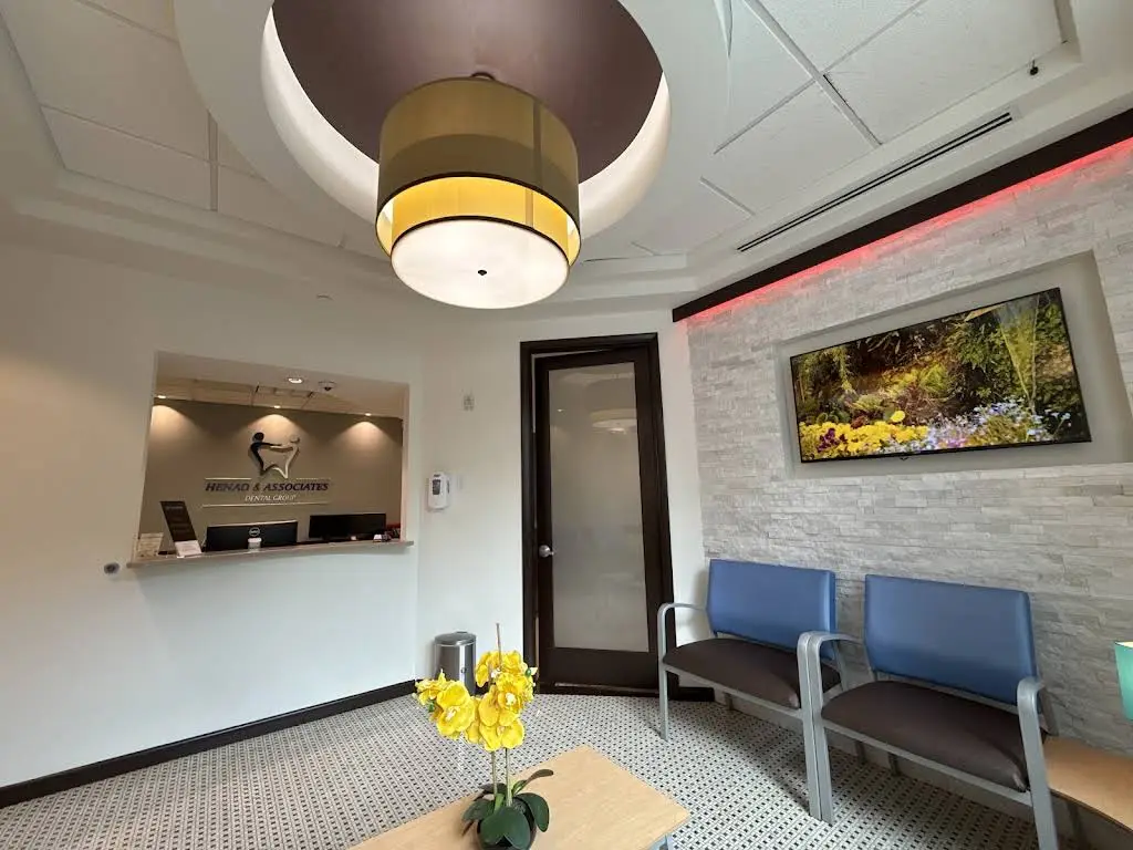 Henao and Associates Dental Group