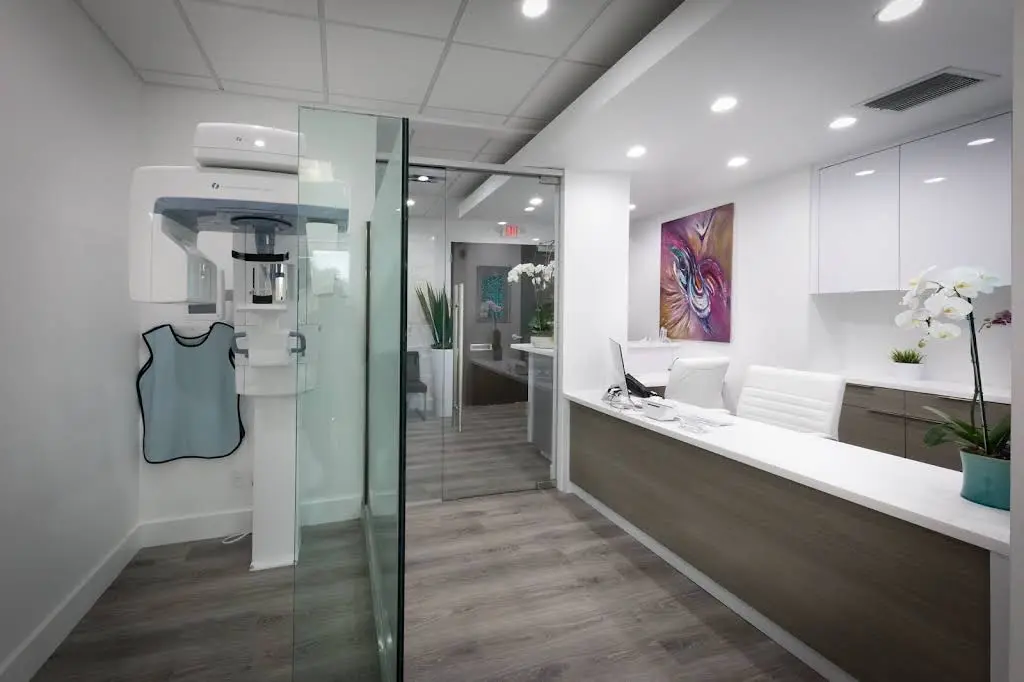 Miami Lakes Dental Associates - Professional dental clinic exterior with modern facilities