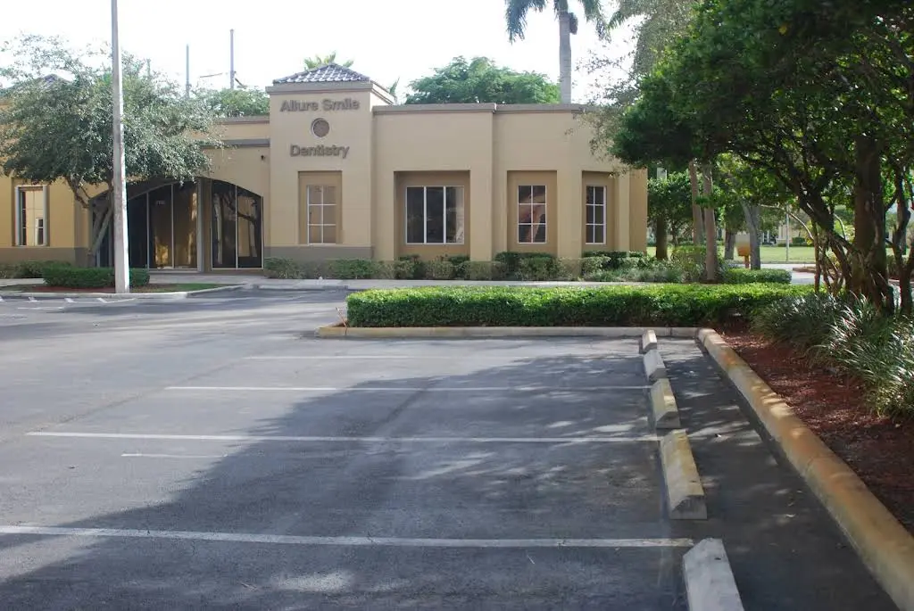 Allure Smile Center - Professional dental clinic exterior with modern facilities