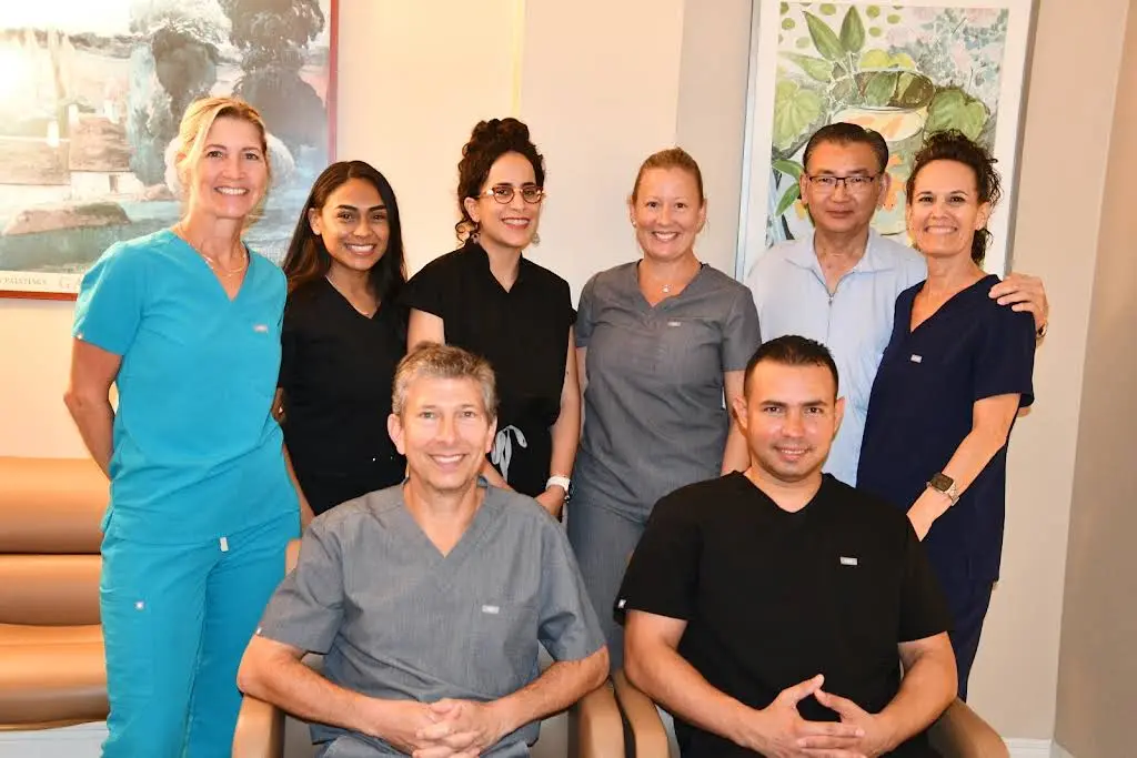 Southeast Florida Dental Group: Dr. David Zionts, DMD - Professional dental clinic exterior with modern facilities