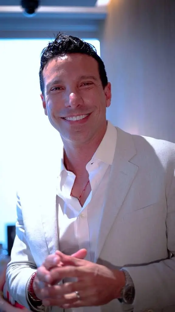 Dr. Marco Contreras DDS