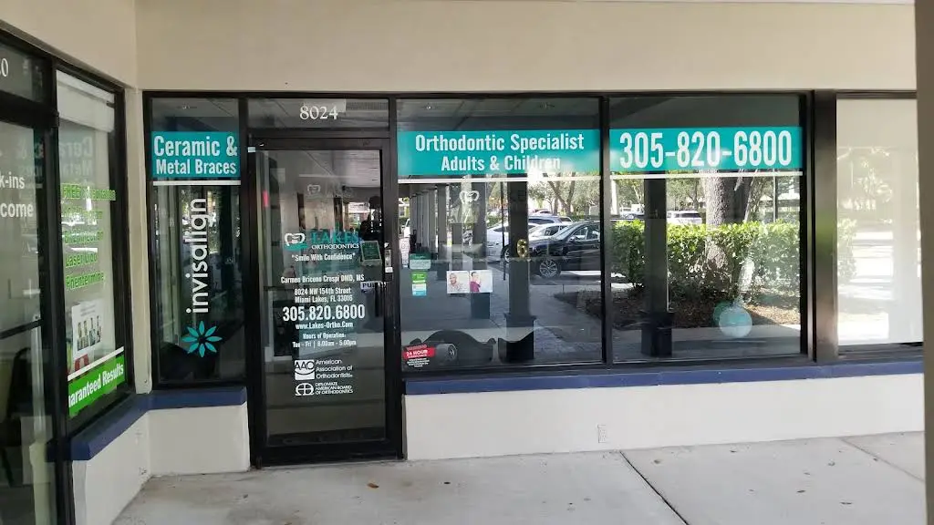 Lakes Orthodontics - Professional dental clinic exterior with modern facilities