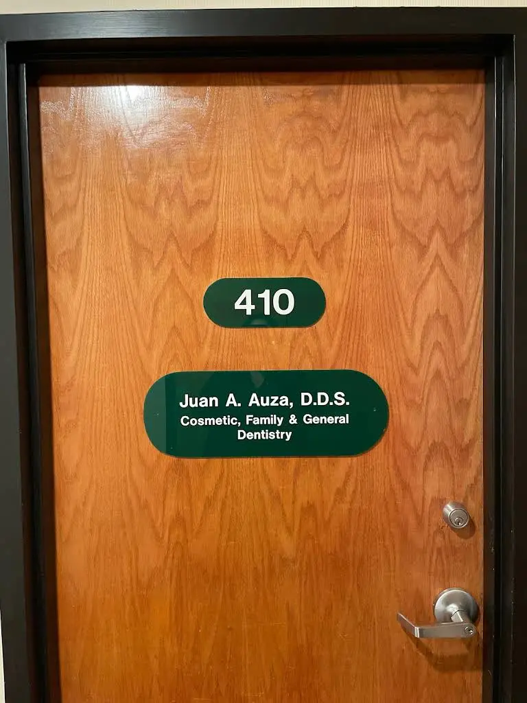 Auza Juan A Dr - Professional dental clinic exterior with modern facilities