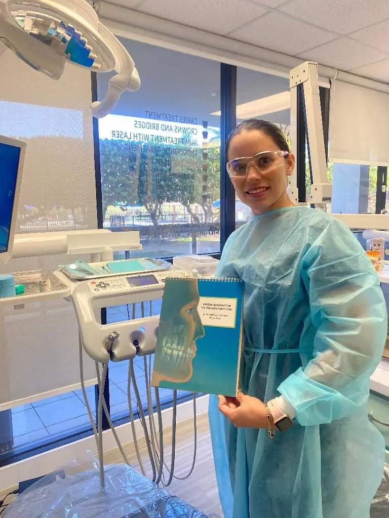 Club Atlantis Dental