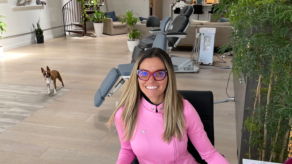 MIA SMILES ORTHODONTICS - Professional dental clinic exterior with modern facilities