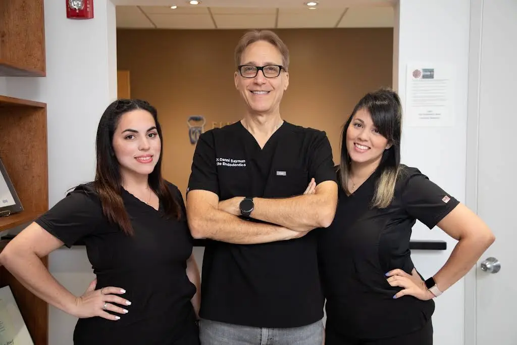 Elite Endodontics Miami - Sayman Danni DDS - Professional dental clinic exterior with modern facilities
