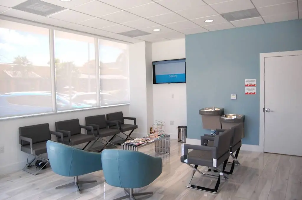 Apple Dental Group - Professional dental clinic exterior with modern facilities