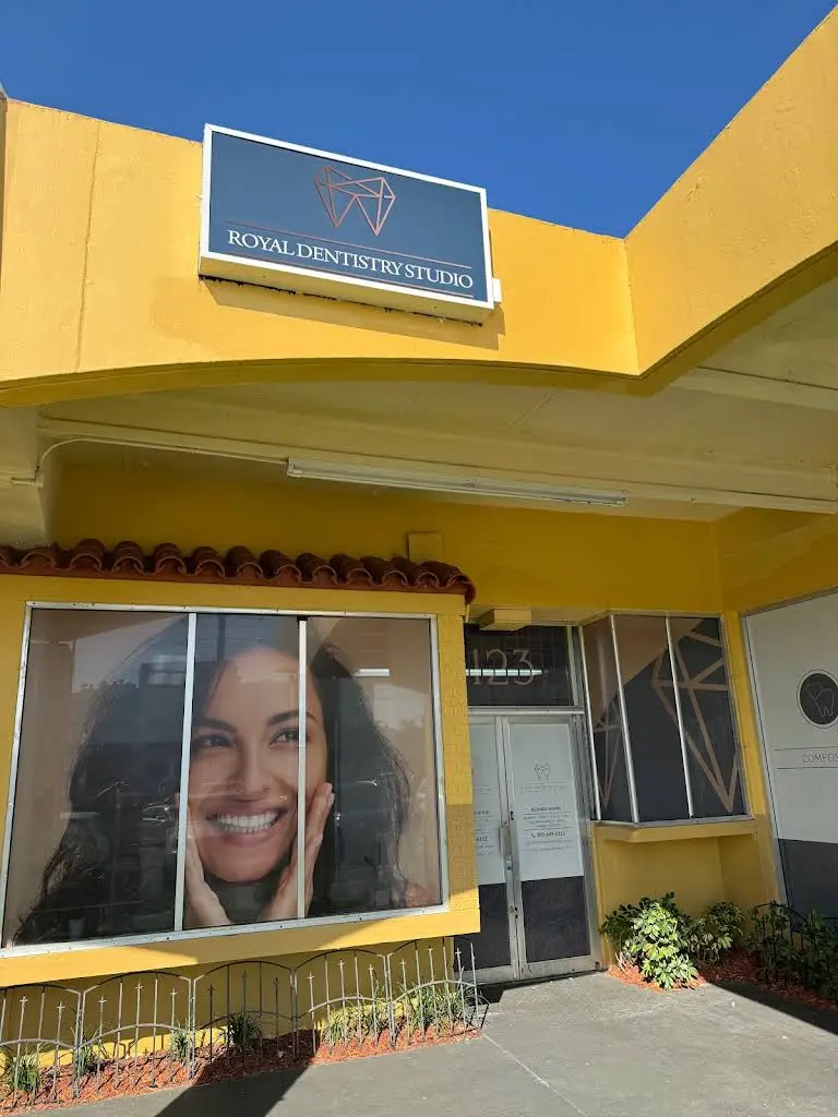 Royal Dentistry Studio
