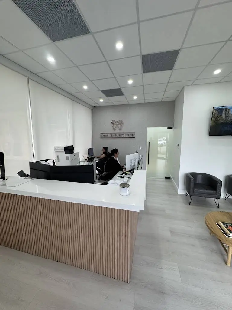 Royal Dentistry Studio