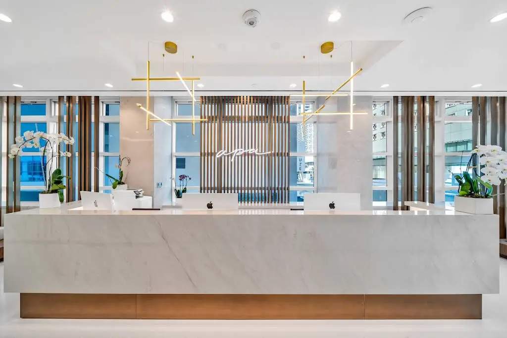 Apa Aesthetic Miami - Professional dental clinic exterior with modern facilities