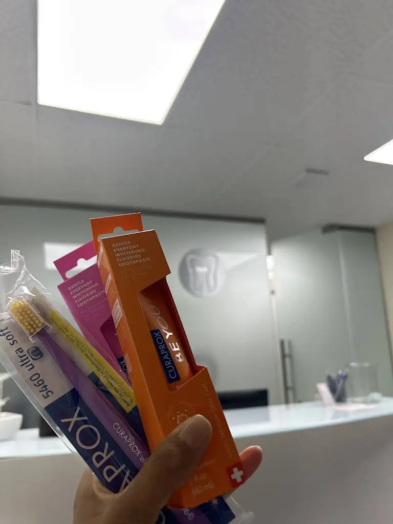 Palm Avenue Dental - Professional dental clinic exterior with modern facilities